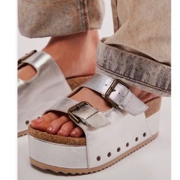 INTENTIONALLY BLANK Shoes - Intentionally Blank Rule Breaker Platform Sandals in Metallic Silver EUR 38